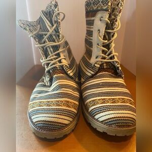 Sumanta Boots Women's Size 6.5  (37) Beige Striped Aguayo Combat Ankle Lace Up